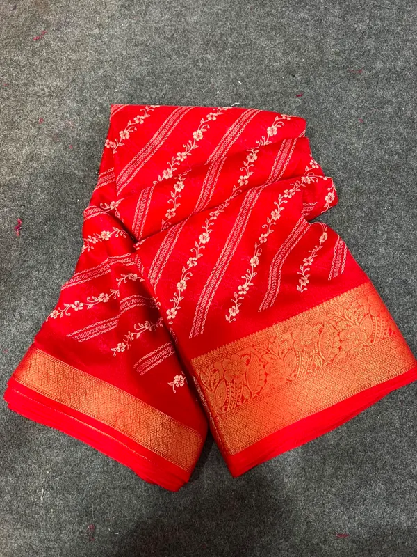 Soft_Mass_Mellow_Silk_Saree_With_Printed_Pallu