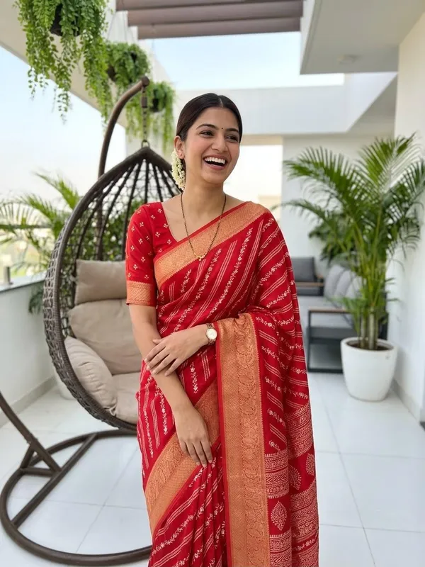 Soft_Mass_Mellow_Silk_Saree_With_Printed_Pallu