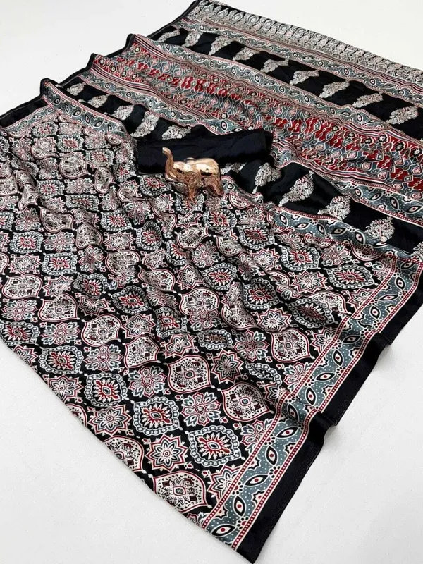 Multicolor_Crepe_Printed_And_Blocked_Printed_Saree_For_Women
