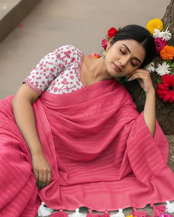 Embroidered_Bollywood_Georgette_Saree_(Pink)