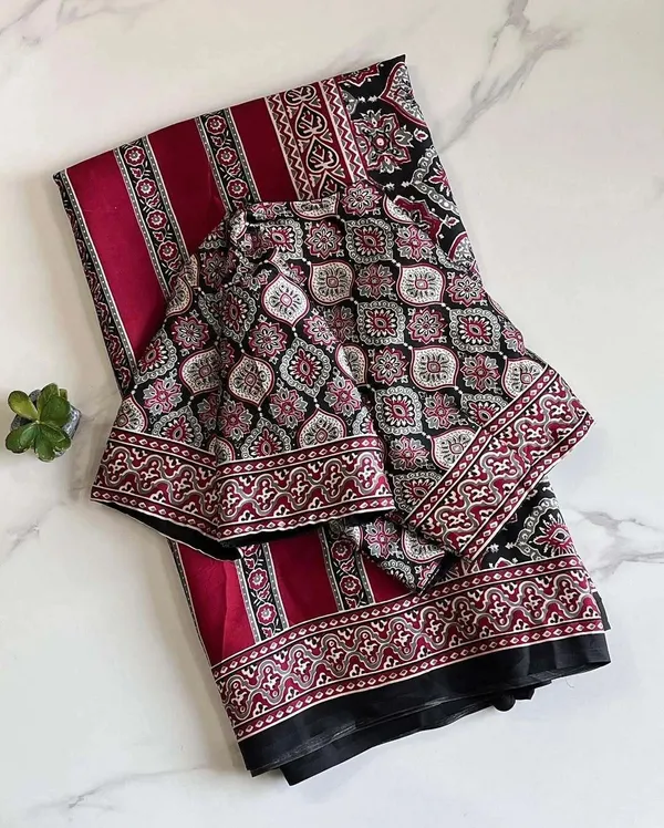 Printed_Daily_Wear_Crepe_Saree_(Multicolor)