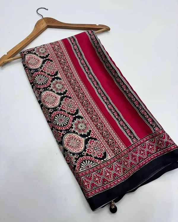 Printed_Daily_Wear_Crepe_Saree_(Multicolor)