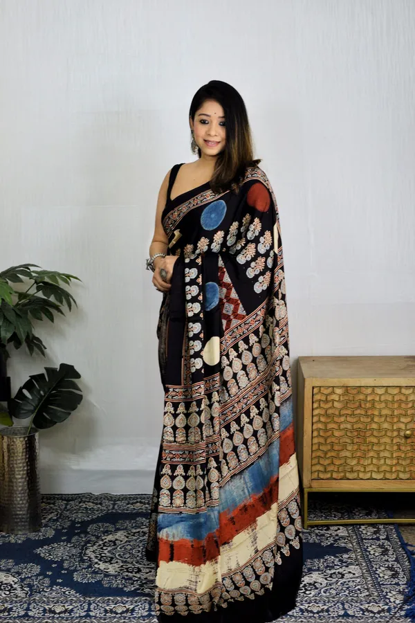Printed_Kalamkari_Crepe_Saree_(Black)