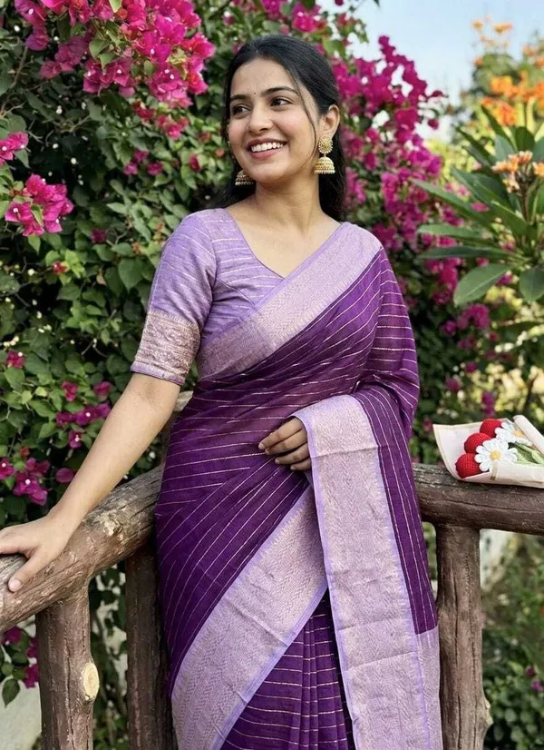 Striped,_Woven_Assam_Silk_Cotton_Blend_Saree_(Purple)
