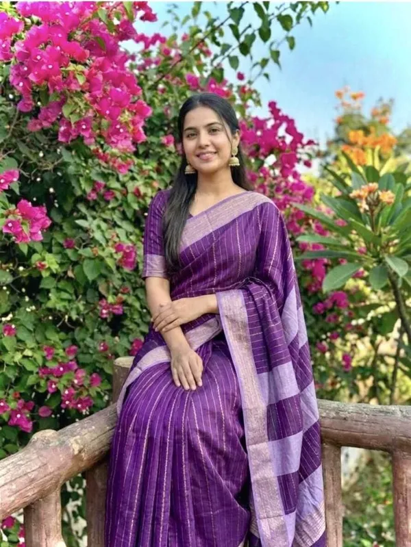 Striped,_Woven_Assam_Silk_Cotton_Blend_Saree_(Purple)