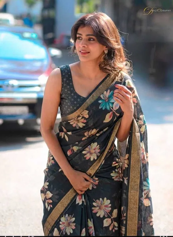 Striped_Bollywood_Chiffon_Saree_(Black)