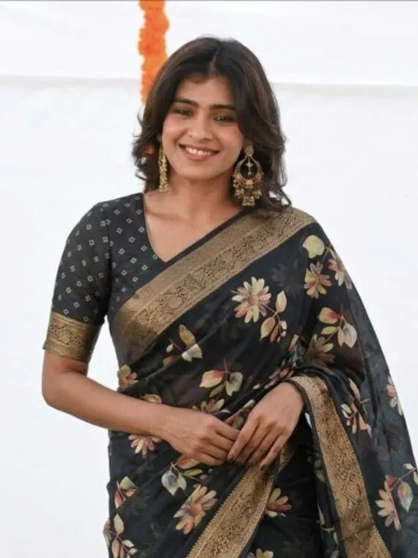 Striped_Bollywood_Chiffon_Saree_(Black)