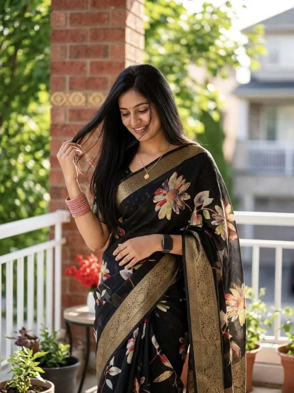 Tranding_Marsh_Mellow_Silk_Flower_Print_Saree_With_Printed_Pallu