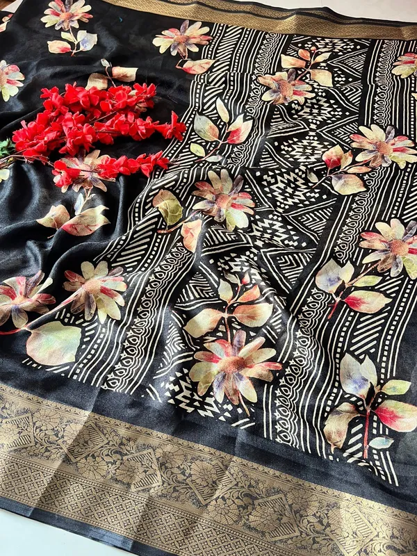 Tranding_Marsh_Mellow_Silk_Flower_Print_Saree_With_Printed_Pallu