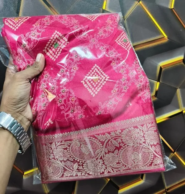 Printed_Bollywood_Chiffon_Saree_(Pink)