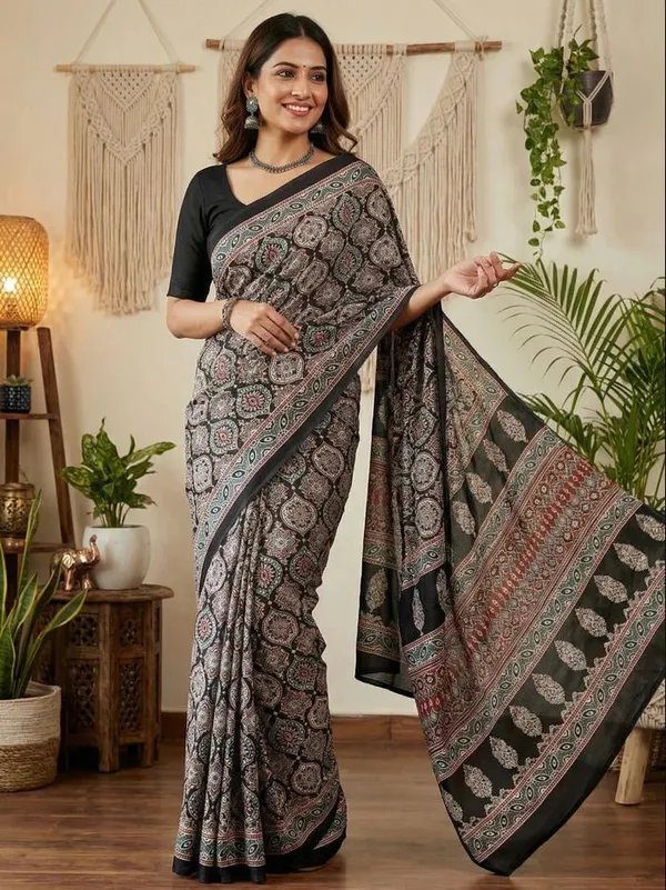 Printed_Bollywood_Crepe_Saree_(Black)