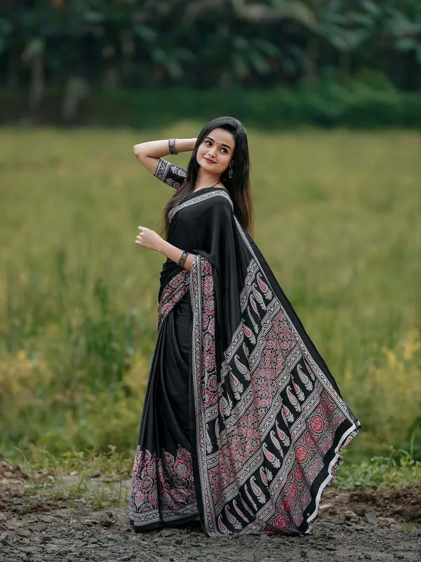 Printed_Daily_Wear_Crepe_Saree_(Multicolor)