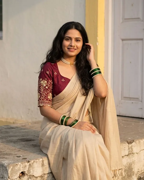Solid/Plain_Bollywood_Georgette_Saree_(Cream)