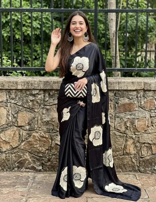 Floral_Print,_Printed_Daily_Wear_Crepe_Saree_(Black)