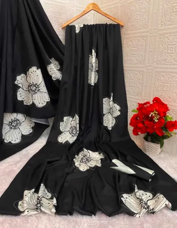 Floral_Print,_Printed_Daily_Wear_Crepe_Saree_(Black)
