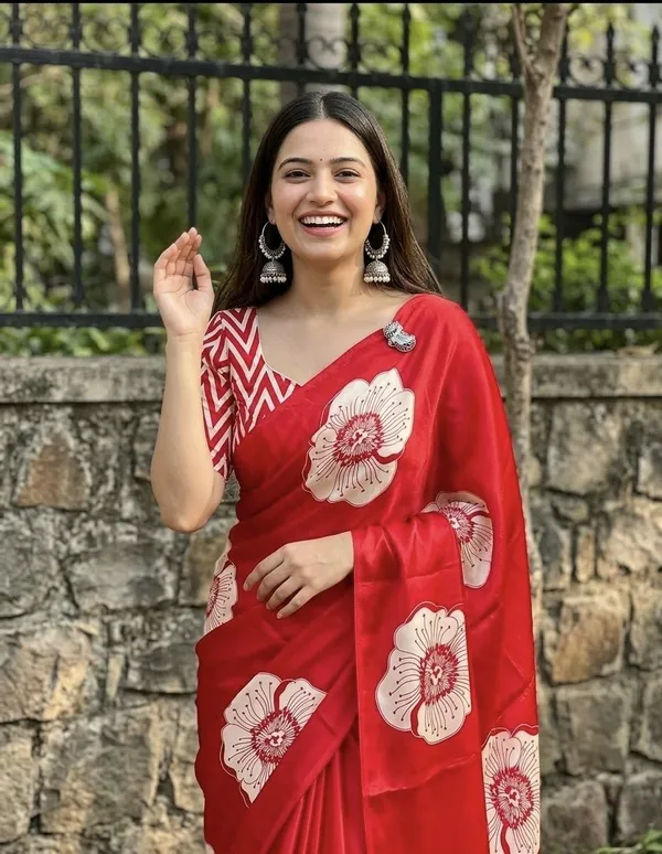 Floral_Print,_Printed_Daily_Wear_Crepe_Saree_(Red)