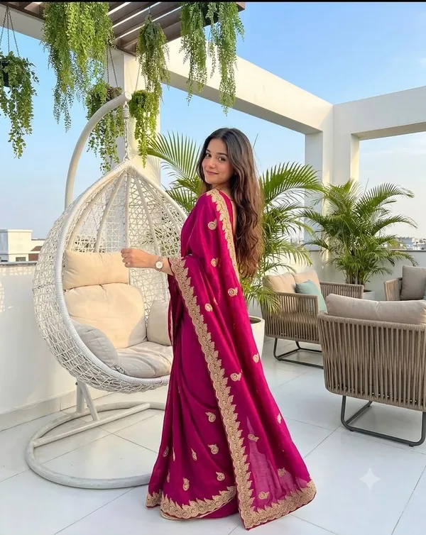 Embroidered_Bollywood_Georgette_Saree_(PINK)
