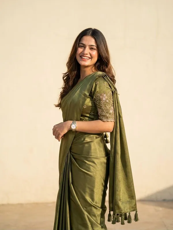 Embroidered_Bollywood_Georgette_Saree_(Green)