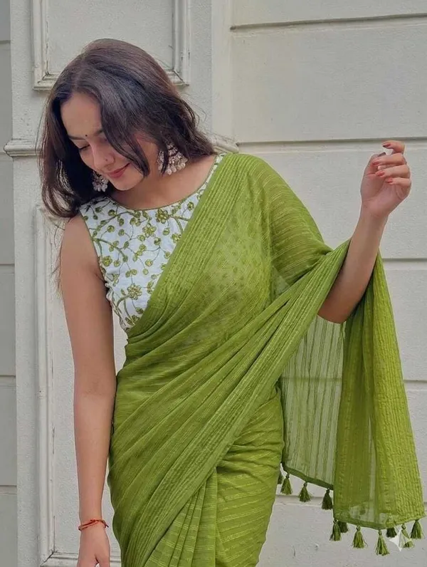 Green_Chiffon_Striped_And_Self_Design_Saree_For_Women