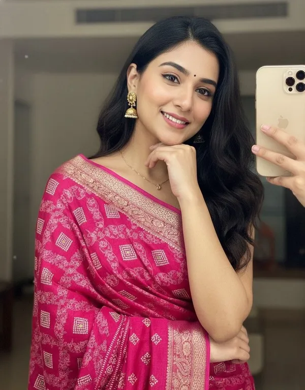 Pink_Pure_Silk_Woven_And_Geometric_Print_And_Floral_Print_And_Self_Design_Saree_For_Women