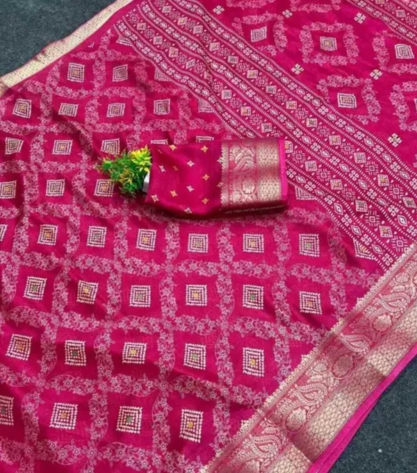 Pink_Pure_Silk_Woven_And_Geometric_Print_And_Floral_Print_And_Self_Design_Saree_For_Women