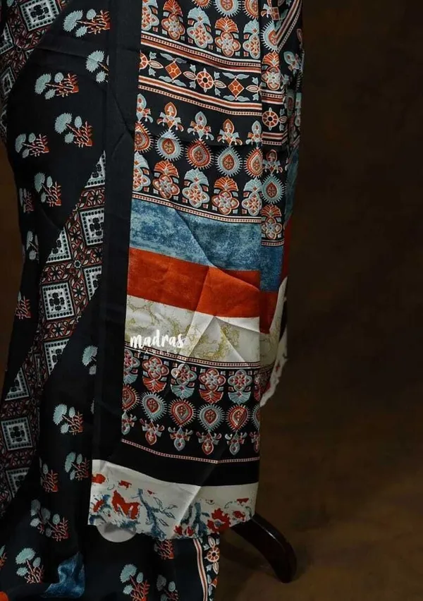 Black_Crepe_Printed_And_Floral_Print_And_Geometric_Print_Saree_For_Women