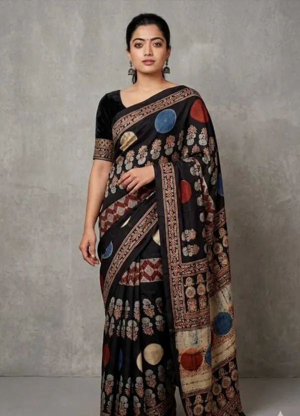Black_Crepe_Printed_And_Geometric_Print_Saree_For_Women