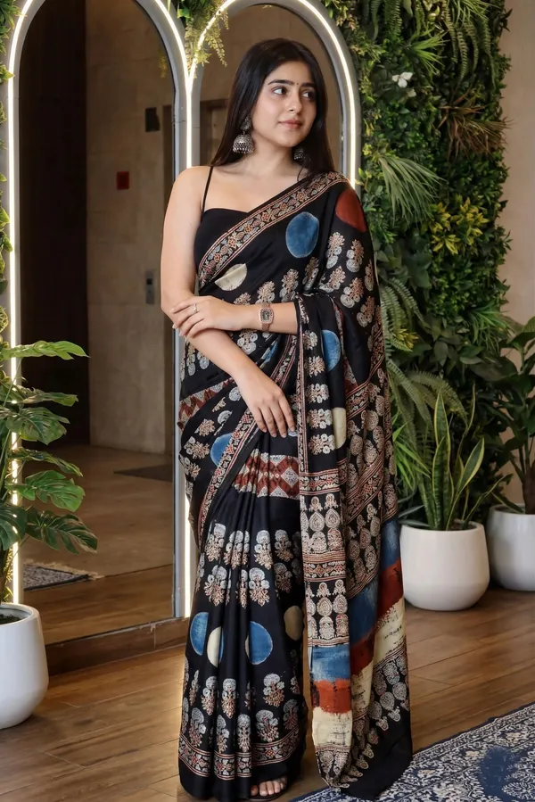 Black_Crepe_Printed_And_Tie-Dye_And_Self_Design_And_Digital_Print_Saree_For_Women