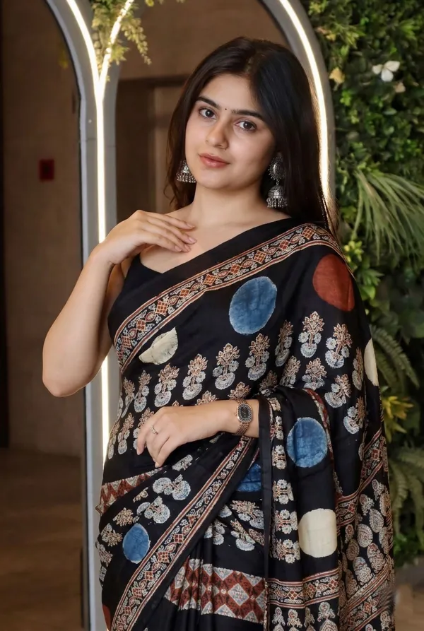 Black_Crepe_Printed_And_Tie-Dye_And_Self_Design_And_Digital_Print_Saree_For_Women