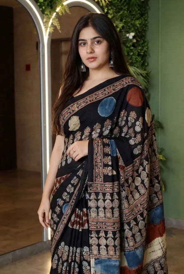 Black_Crepe_Printed_And_Tie-Dye_And_Self_Design_And_Digital_Print_Saree_For_Women