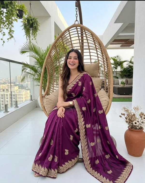 Embroidered_Bollywood_Georgette_Saree_(Wine)