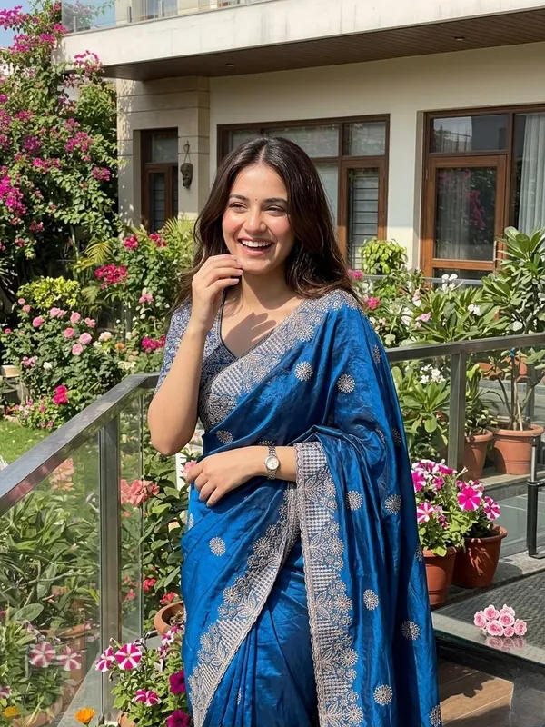 Pure_Soft_Fendy_Sattin_Saree_With_Embroidery_Zari_Work_Butta