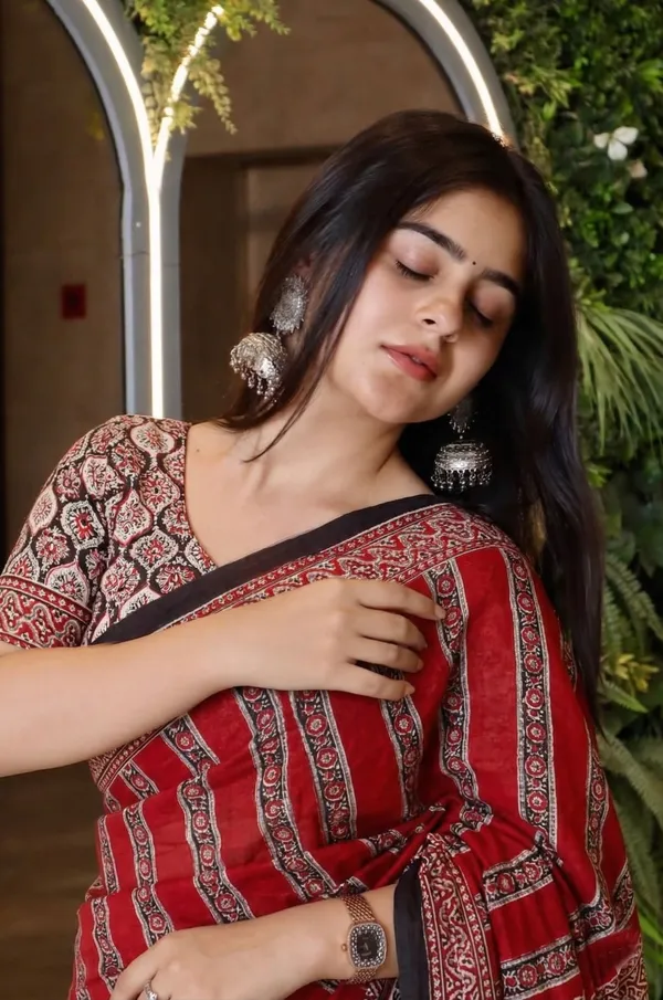 Red_Crepe_Printed_Saree_For_Women