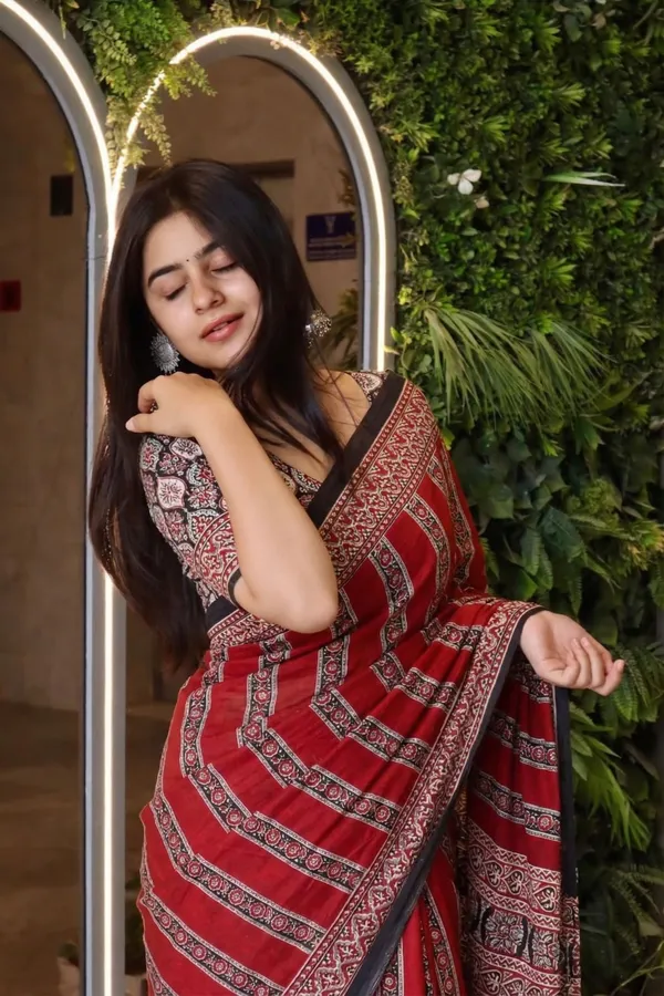 Red_Crepe_Printed_Saree_For_Women