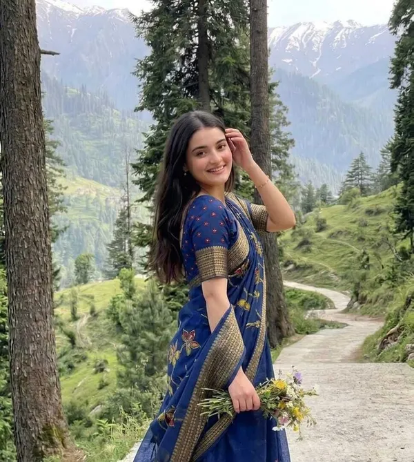 Blue_Cotton_Silk_And_Pure_Cotton_Floral_Print_Saree_For_Women