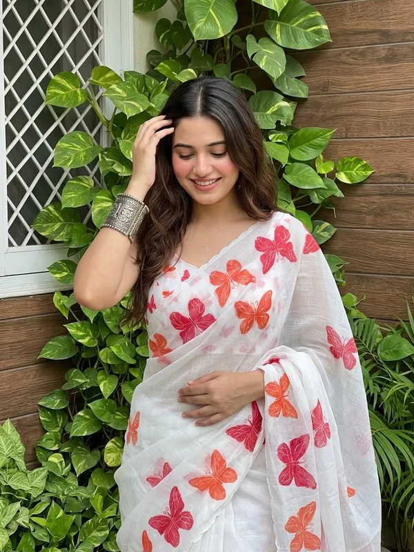 Printed,_Floral_Print_Ikkat_Linen_Saree_(White)