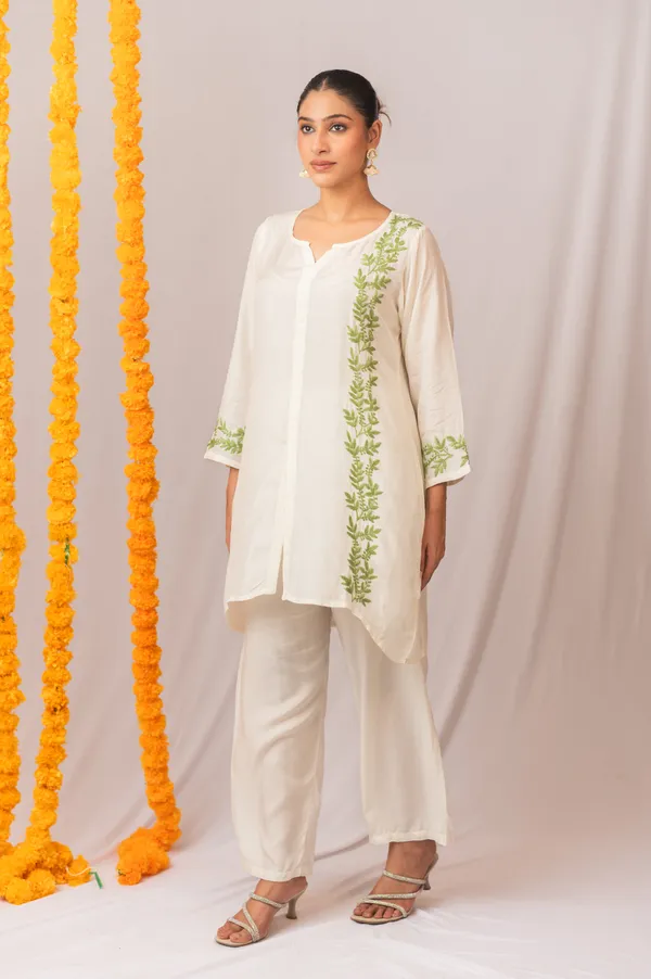 Sahiba_Pure_Muslin_Short_Chikankari_Kurta