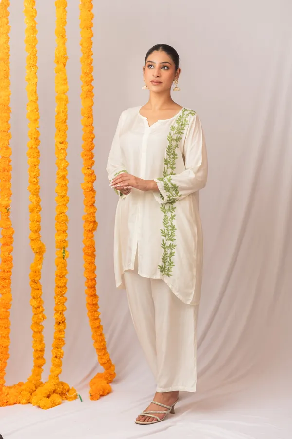 Sahiba_Pure_Muslin_Short_Chikankari_Kurta