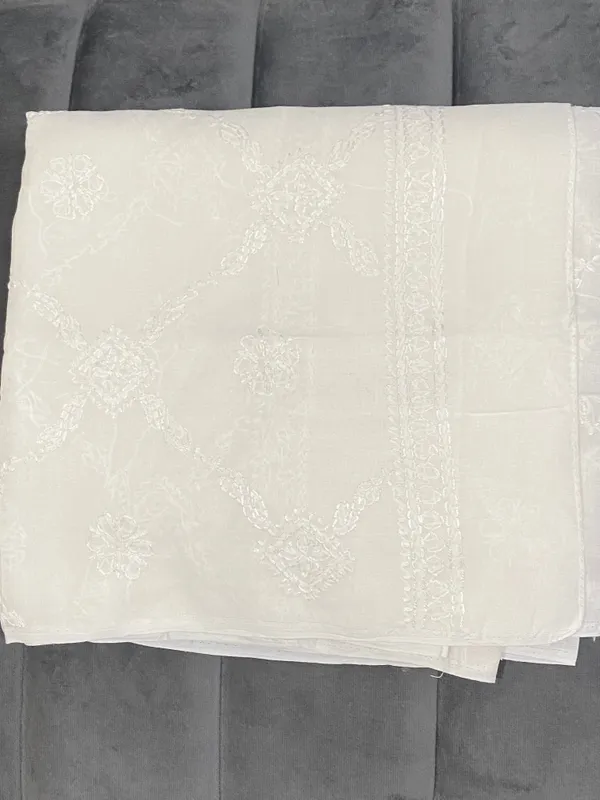 Mul_Cotton_Chikankari_Dupatta_White