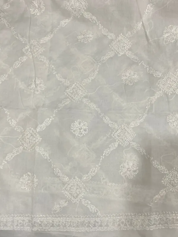 Mul_Cotton_Chikankari_Dupatta_White
