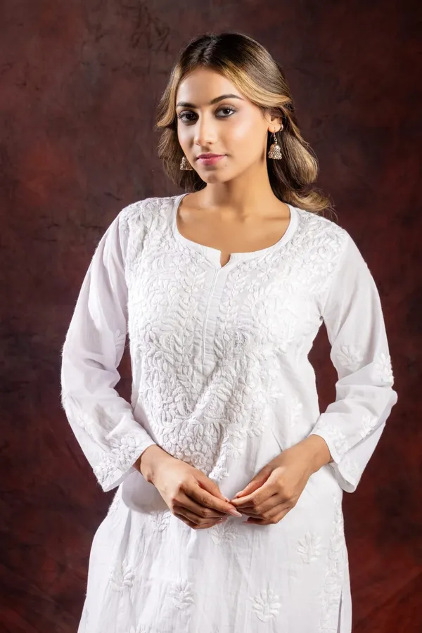 Ishq_Chanderi_Silk_Fine_Chikankari_Kurta_White