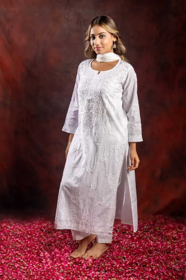Ishq_Chanderi_Silk_Fine_Chikankari_Kurta_White