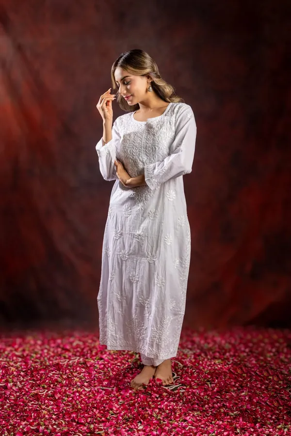 Ishq_Chanderi_Silk_Fine_Chikankari_Kurta_White