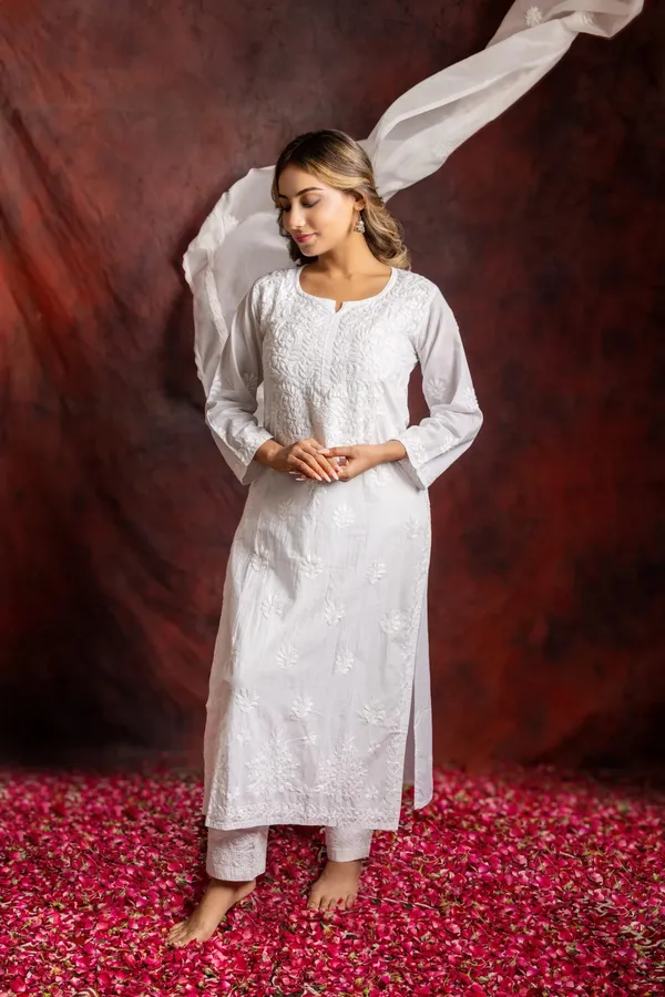 Ishq_Chanderi_Silk_Fine_Chikankari_Kurta_White