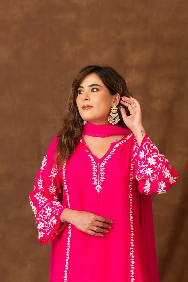 Jashn_Premium_Muslin_Chikankari_Fuchisia_A_Line_3pc_Kurta_Set_With_Dupatta