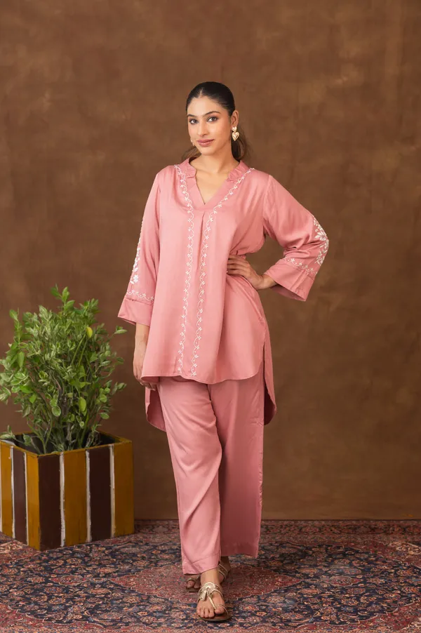 Jashn_Premium_Twilight_Silk_Chikankari_Coord_Set_Onion_Pink