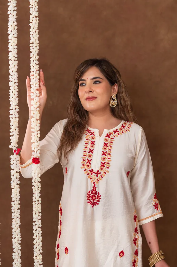 Jashn_Chikankari_Ivory_3pc_Chanderi_Silk_Kurta_Set_With_Dupatta