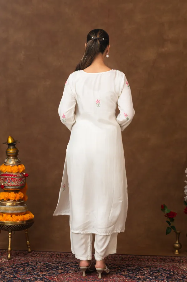 Jashn_Premium_Muslin_Chikankari_Kurta