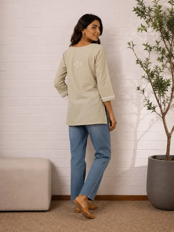 Sahiba_Pure_Cotton_Lightest_Green_Chikankari_Short_Top