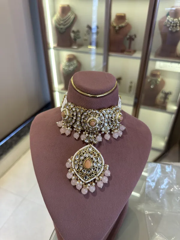 Gold_Tone_Kundan_Choker_Necklace_Set_for_Women